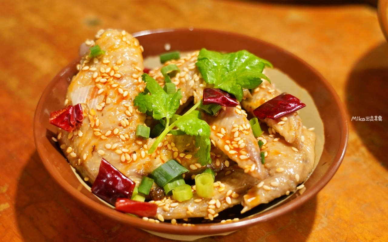 【桃園】薑太宮 市井小火鍋 桃園楊梅店｜平價小火鍋就能吃到起司瀑布流火鍋雞，1鍋2吃很超值，先吃炒雞，再吃火鍋，還有滿滿的起司任你吃。