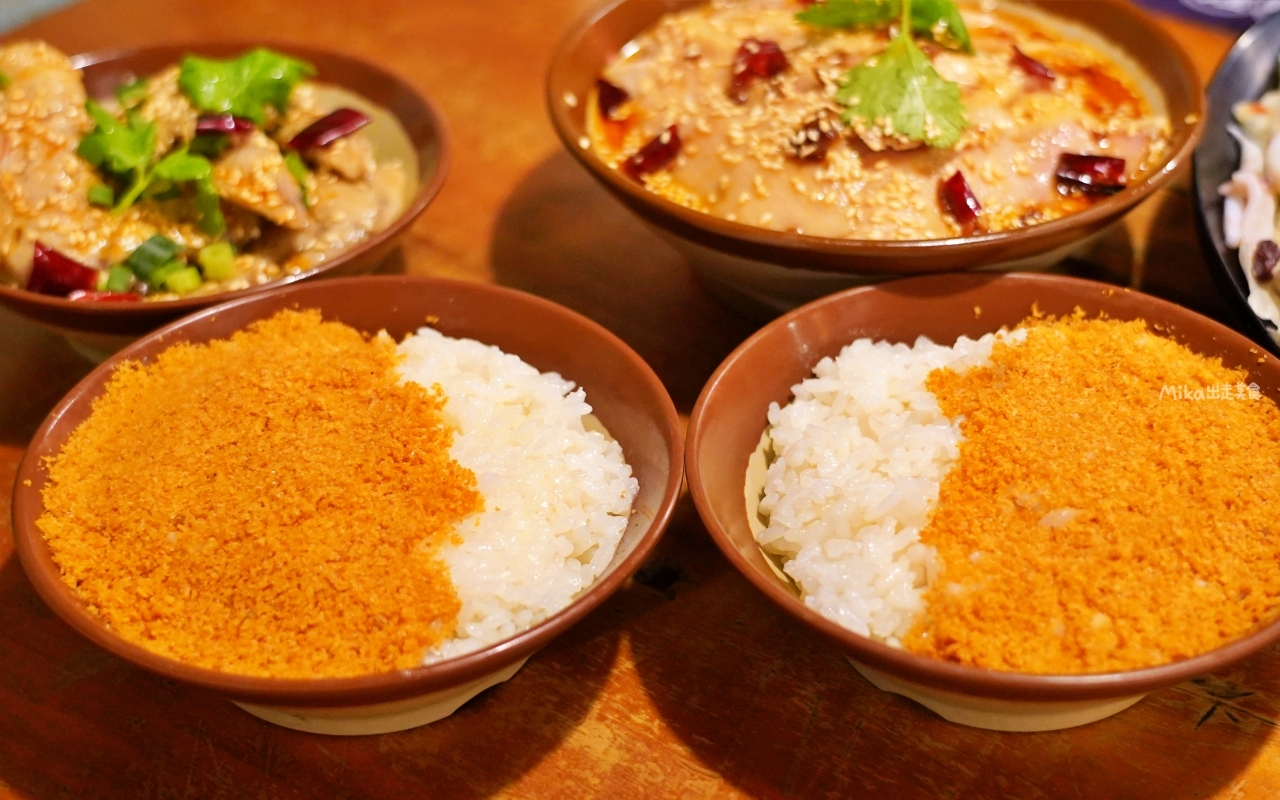 【桃園】薑太宮 市井小火鍋 桃園楊梅店｜平價小火鍋就能吃到起司瀑布流火鍋雞，1鍋2吃很超值，先吃炒雞，再吃火鍋，還有滿滿的起司任你吃。