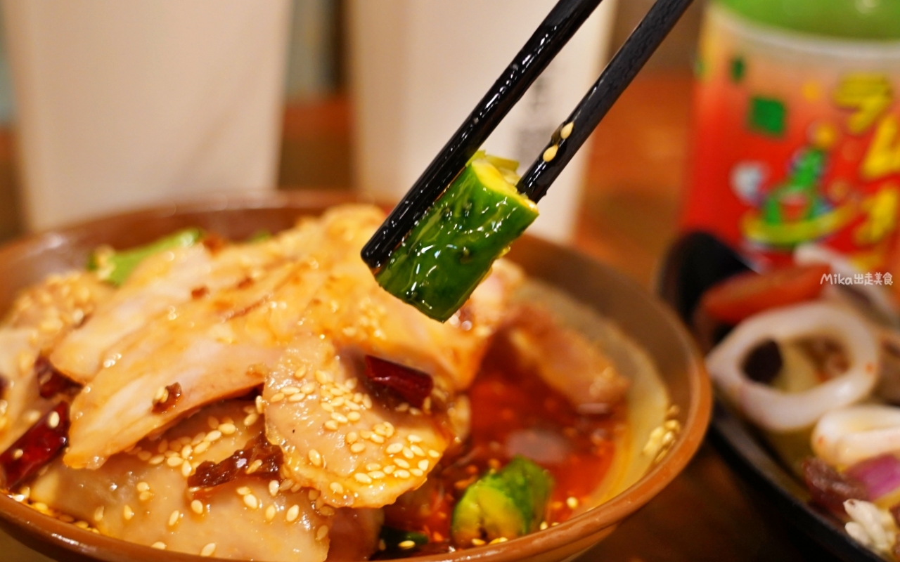 【桃園】薑太宮 市井小火鍋 桃園楊梅店｜平價小火鍋就能吃到起司瀑布流火鍋雞，1鍋2吃很超值，先吃炒雞，再吃火鍋，還有滿滿的起司任你吃。