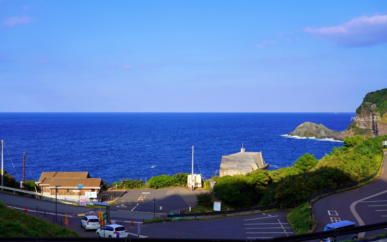 【日本】 山口 元乃隅神社｜日本絕景神社之一，123 座紅色的鳥居綿延至海邊，依山傍海很是壯觀。