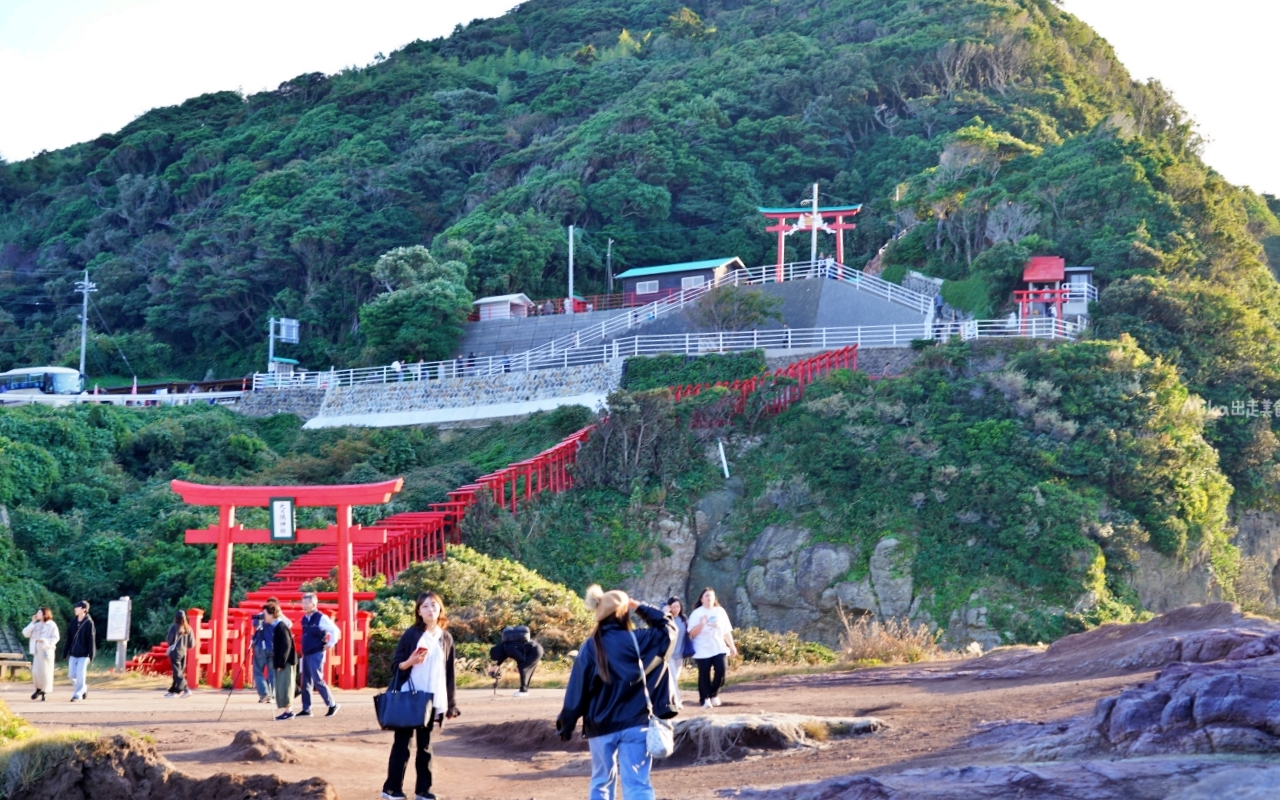 【日本】 山口 元乃隅神社｜日本絕景神社之一，123 座紅色的鳥居綿延至海邊，依山傍海很是壯觀。