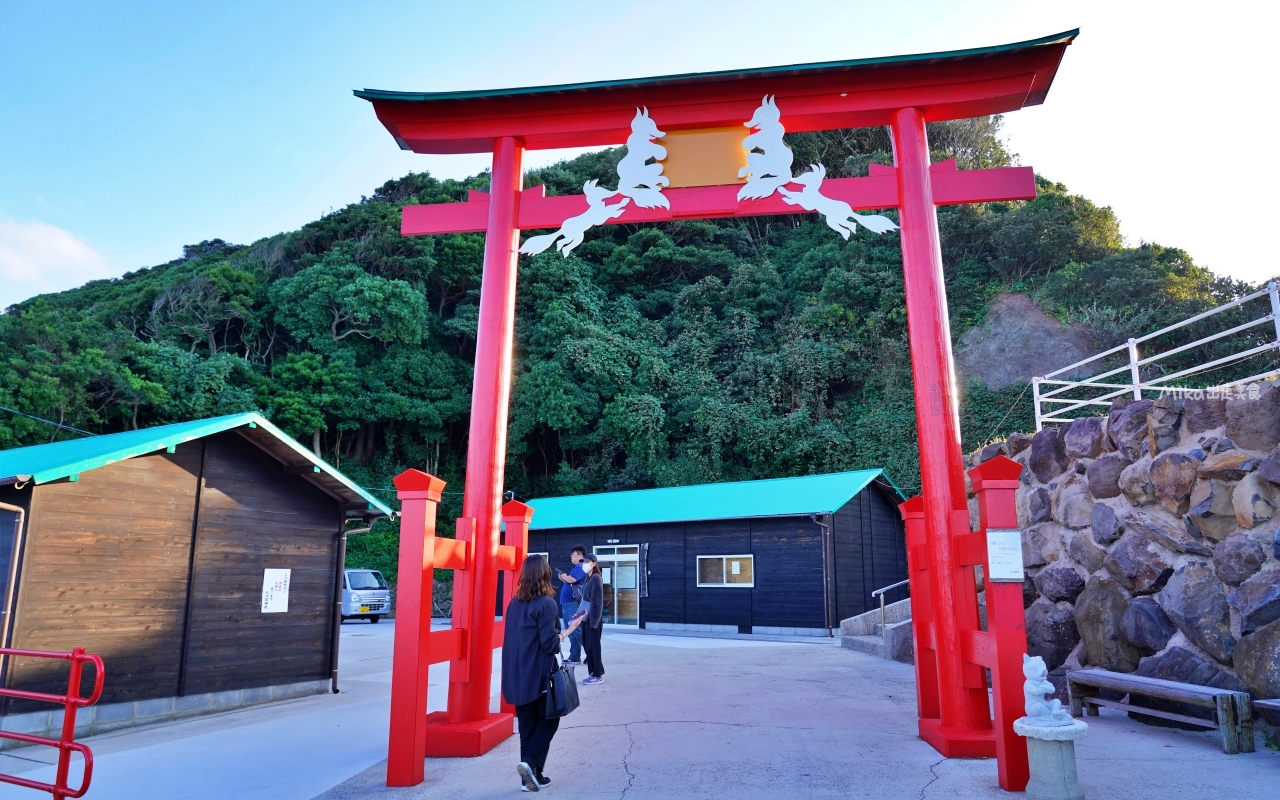 【日本】 山口 元乃隅神社｜日本絕景神社之一，123 座紅色的鳥居綿延至海邊，依山傍海很是壯觀。