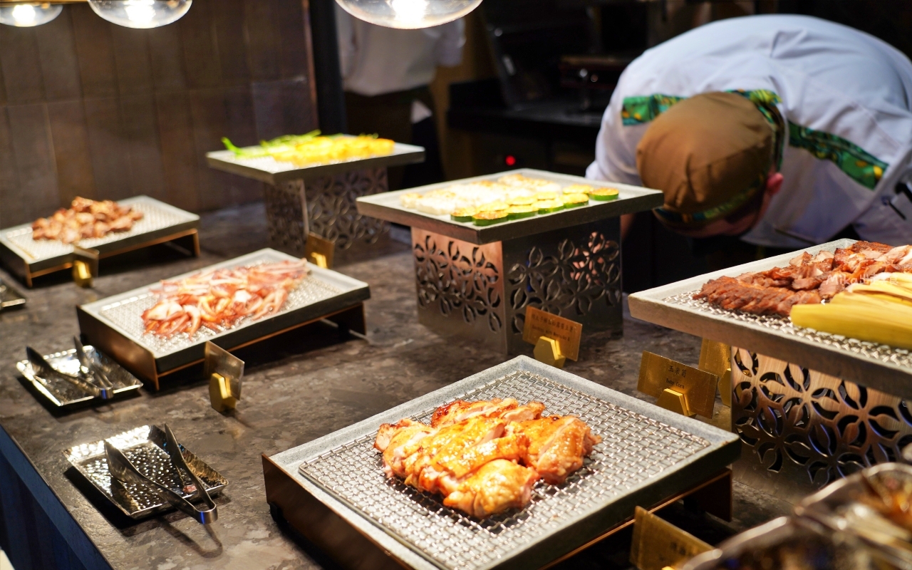 【桃園】 南崁 島語 桃園台茂店｜桃園新開幕 全台最難訂餐酒Buffet，獨創的「一島檯一餐酒」，9大島檯 現做料理，必吃攻略/價格/訂位 不藏私，這篇都有。