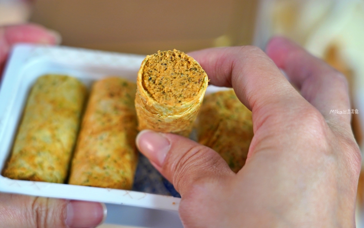 【團購】 實心蛋捲|年節伴手禮 送禮推薦 多種口味 真心實意 蛋捲包覆著濃郁內餡的實心蛋捲,還有高岡屋聯名海苔肉鬆蛋捲必吃。 【團購】 實心蛋捲|年節伴手禮 送禮推薦 多種口味 真心實意 蛋捲包覆著濃郁內餡的實心蛋捲,還有高岡屋聯名海苔肉鬆蛋捲必吃。