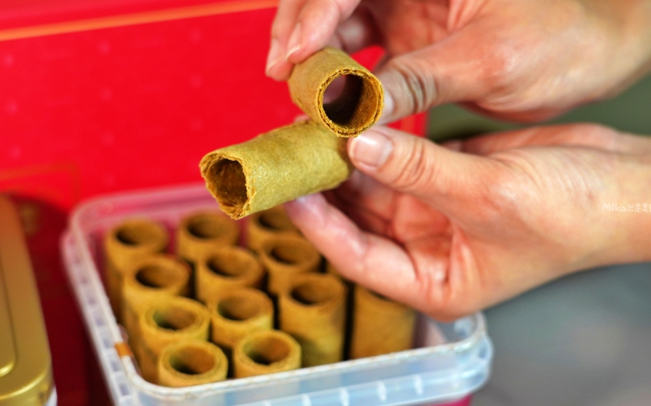 【團購】 實心蛋捲|年節伴手禮 送禮推薦 多種口味 真心實意 蛋捲包覆著濃郁內餡的實心蛋捲,還有高岡屋聯名海苔肉鬆蛋捲必吃。 【團購】 實心蛋捲|年節伴手禮 送禮推薦 多種口味 真心實意 蛋捲包覆著濃郁內餡的實心蛋捲,還有高岡屋聯名海苔肉鬆蛋捲必吃。