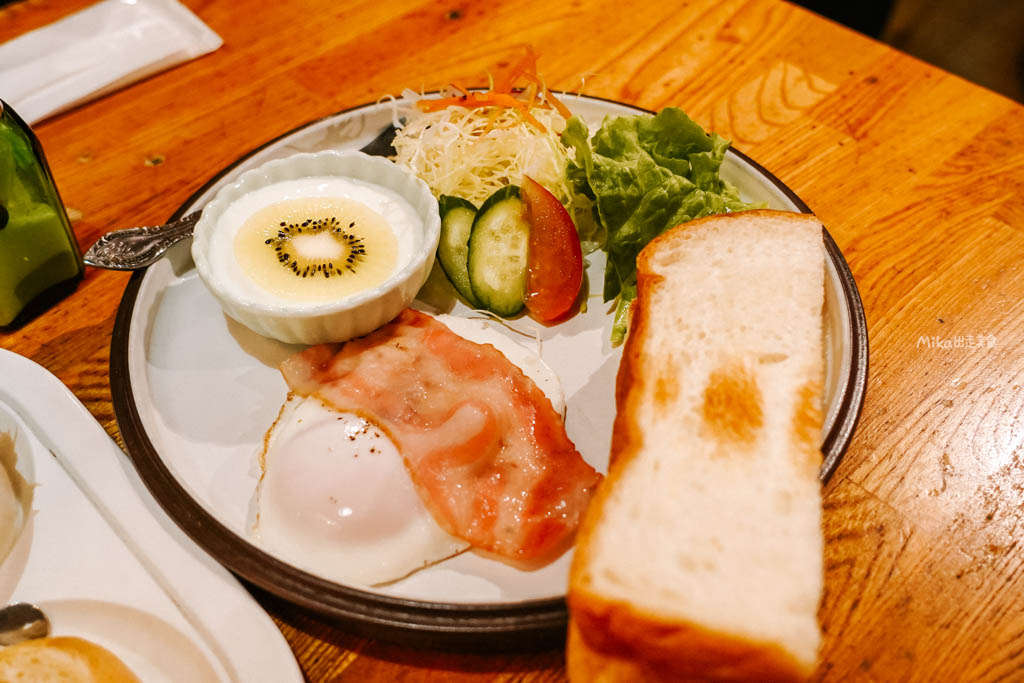 【日本】鳥取市 Chaplin Cafe(チャップリン喫茶)|鳥取站周邊 昭和時期 懷舊老字號喫茶店,早餐+咖啡竟然只要600日圓!早餐、咖哩飯、聖代都很推。 【日本】鳥取市 Chaplin Cafe(チャップリン喫茶)|鳥取站周邊 昭和時期 懷舊老字號喫茶店,早餐+咖啡竟然只要600日圓!早餐、咖哩飯、聖代都很推。