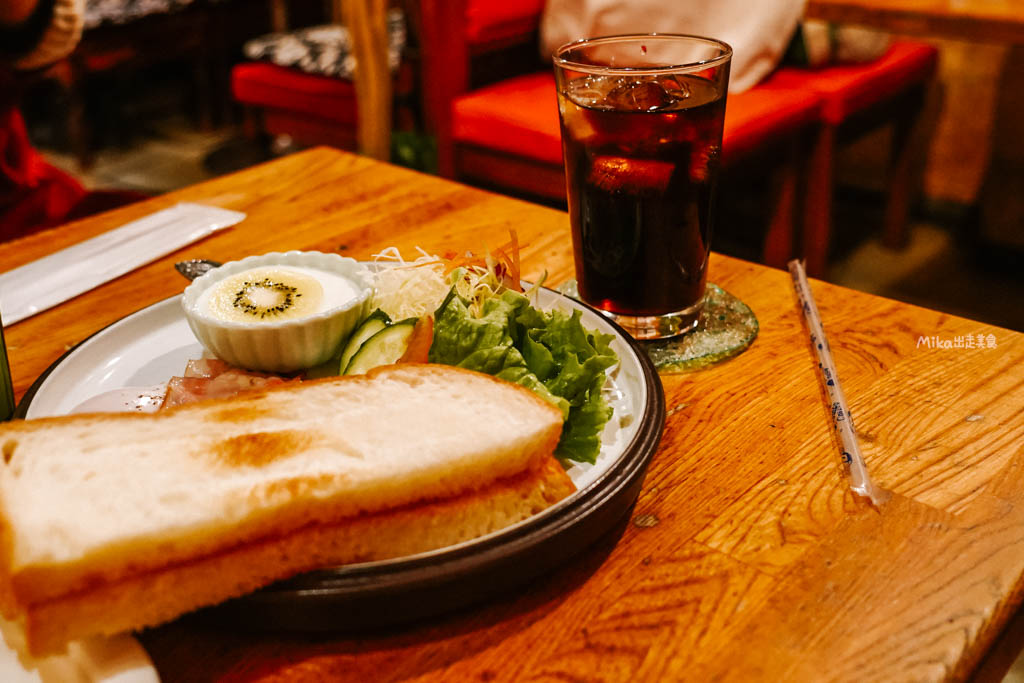 【日本】鳥取市 Chaplin Cafe(チャップリン喫茶)|鳥取站周邊 昭和時期 懷舊老字號喫茶店,早餐+咖啡竟然只要600日圓!早餐、咖哩飯、聖代都很推。 【日本】鳥取市 Chaplin Cafe(チャップリン喫茶)|鳥取站周邊 昭和時期 懷舊老字號喫茶店,早餐+咖啡竟然只要600日圓!早餐、咖哩飯、聖代都很推。