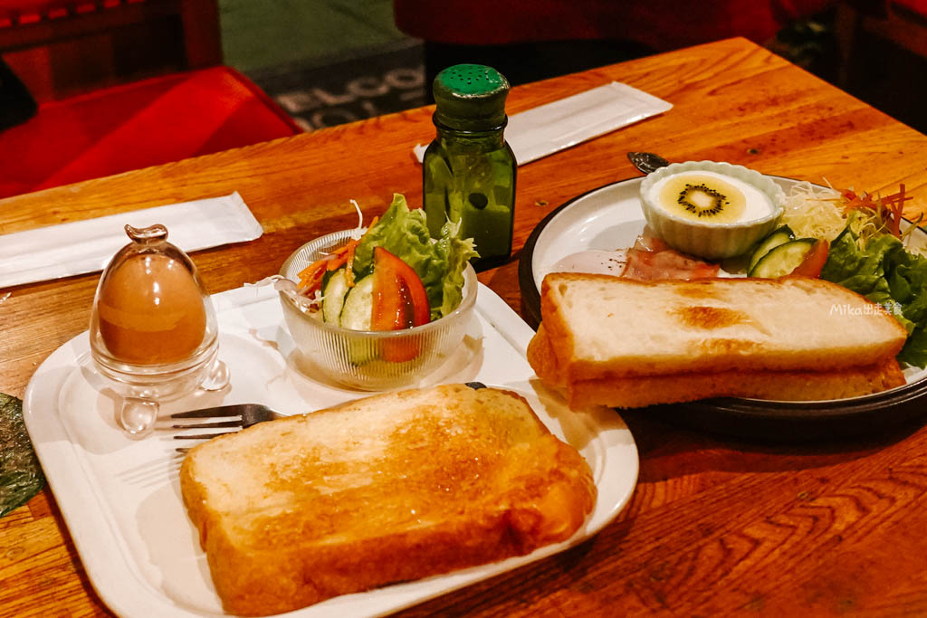 【日本】鳥取市 Chaplin Cafe(チャップリン喫茶)|鳥取站周邊 昭和時期 懷舊老字號喫茶店,早餐+咖啡竟然只要600日圓!早餐、咖哩飯、聖代都很推。 【日本】鳥取市 Chaplin Cafe(チャップリン喫茶)|鳥取站周邊 昭和時期 懷舊老字號喫茶店,早餐+咖啡竟然只要600日圓!早餐、咖哩飯、聖代都很推。