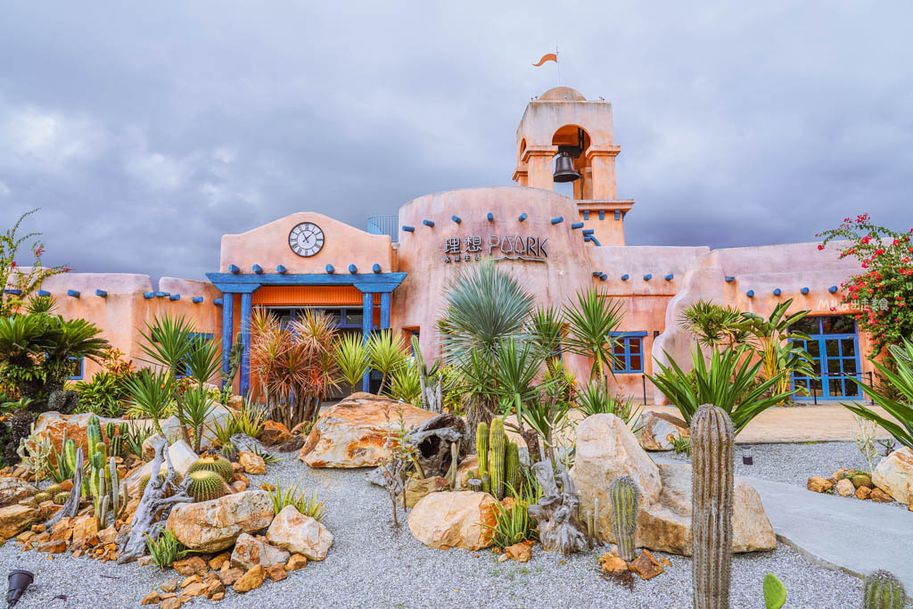 【花蓮】 理想PAARK水岸生活｜花蓮最新景點 公路旁全台最美星巴克、7-11在這裡！還有落羽松祕境遊湖、湖光水岸旁的音樂市集，湖光有景，水岸有聲。