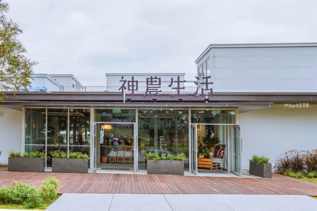 【花蓮】 理想PAARK水岸生活｜花蓮最新景點 公路旁全台最美星巴克、7-11在這裡！還有落羽松祕境遊湖、湖光水岸旁的音樂市集，湖光有景，水岸有聲。