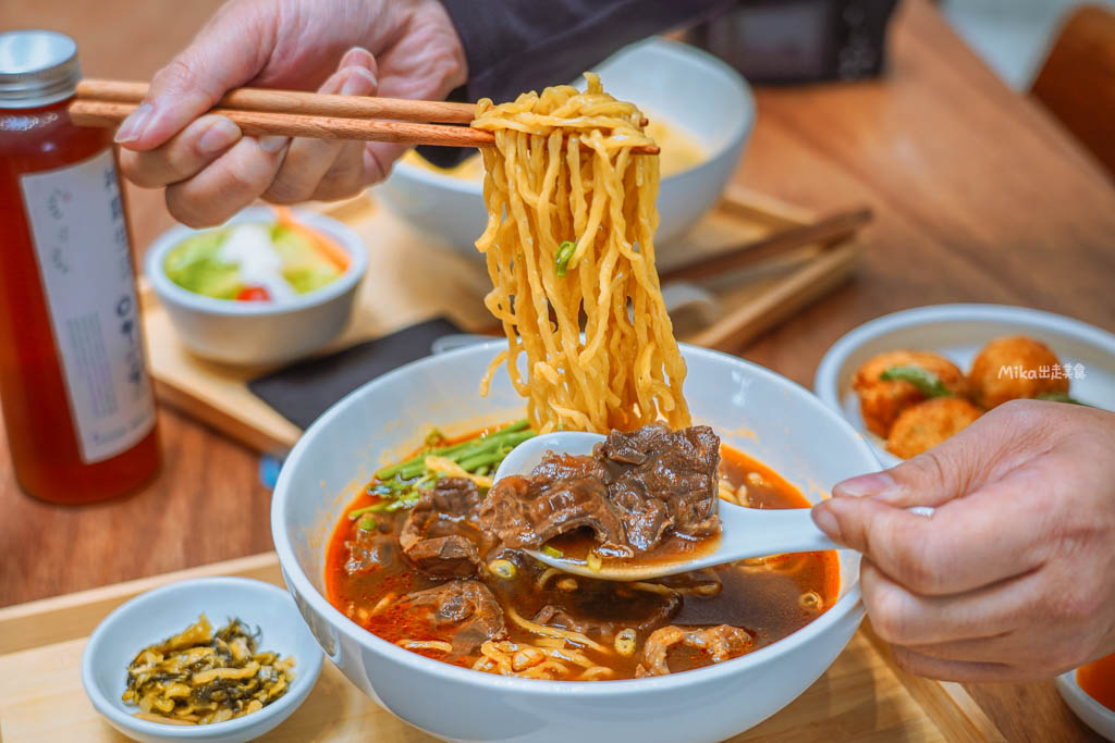 【花蓮】 理想PAARK水岸生活｜花蓮最新景點 公路旁全台最美星巴克、7-11在這裡！還有落羽松祕境遊湖、湖光水岸旁的音樂市集，湖光有景，水岸有聲。