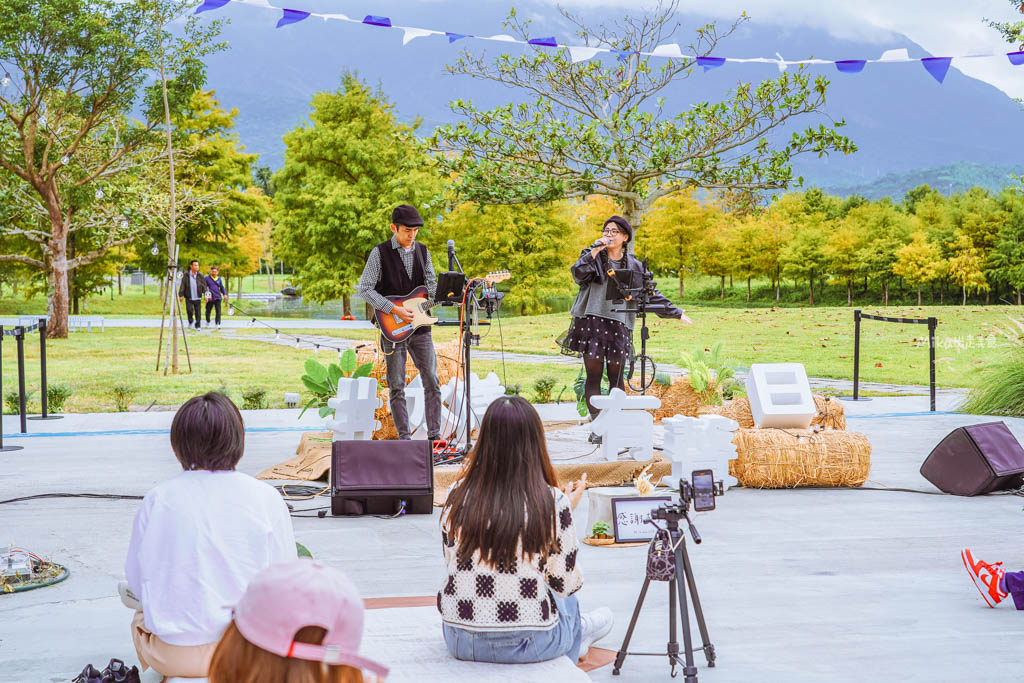 【花蓮】 理想PAARK水岸生活｜花蓮最新景點 公路旁全台最美星巴克、7-11在這裡！還有落羽松祕境遊湖、湖光水岸旁的音樂市集，湖光有景，水岸有聲。