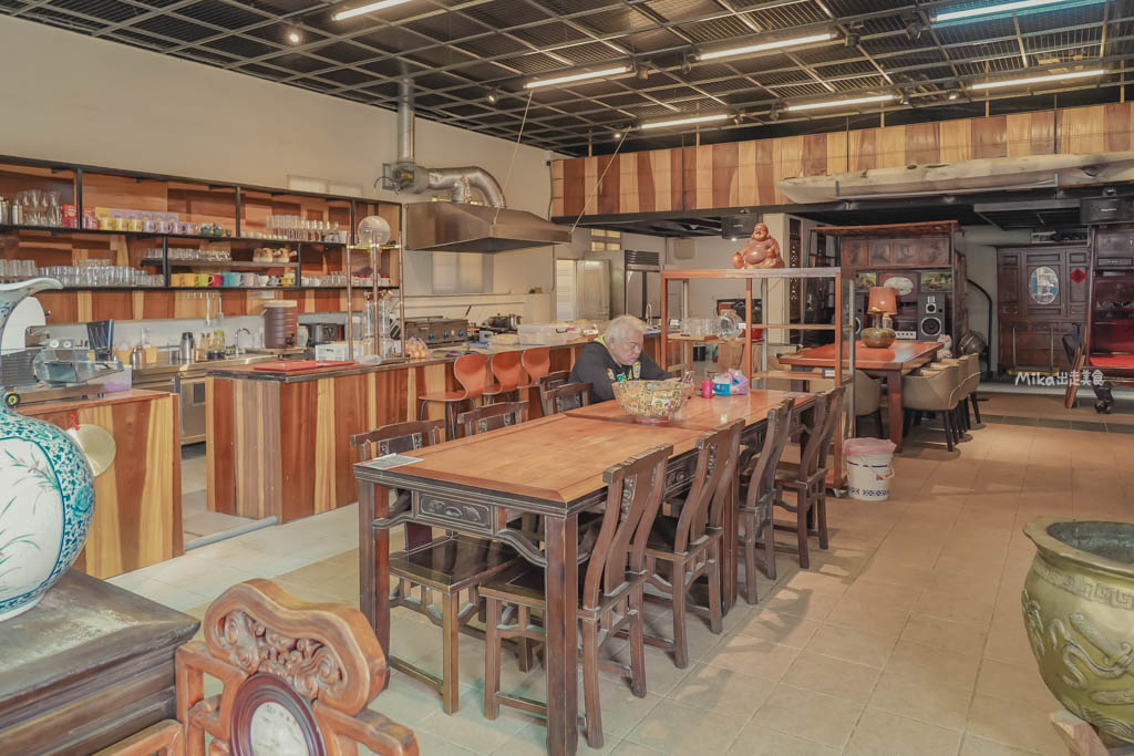 【桃園】 全村的希望 麵包工廠|田園豪宅裡面竟然是麵包工廠!?有古董收藏還有現烤歐式麵包以及簡餐咖啡可以點。 【桃園】 全村的希望 麵包工廠|田園豪宅裡面竟然是麵包工廠!?有古董收藏還有現烤歐式麵包以及簡餐咖啡可以點。