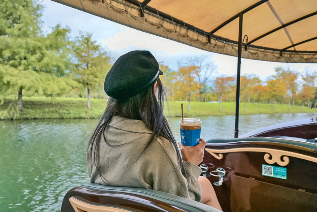 【花蓮】 理想PAARK水岸生活｜花蓮最新景點 公路旁全台最美星巴克、7-11在這裡！還有落羽松祕境遊湖、湖光水岸旁的音樂市集，湖光有景，水岸有聲。