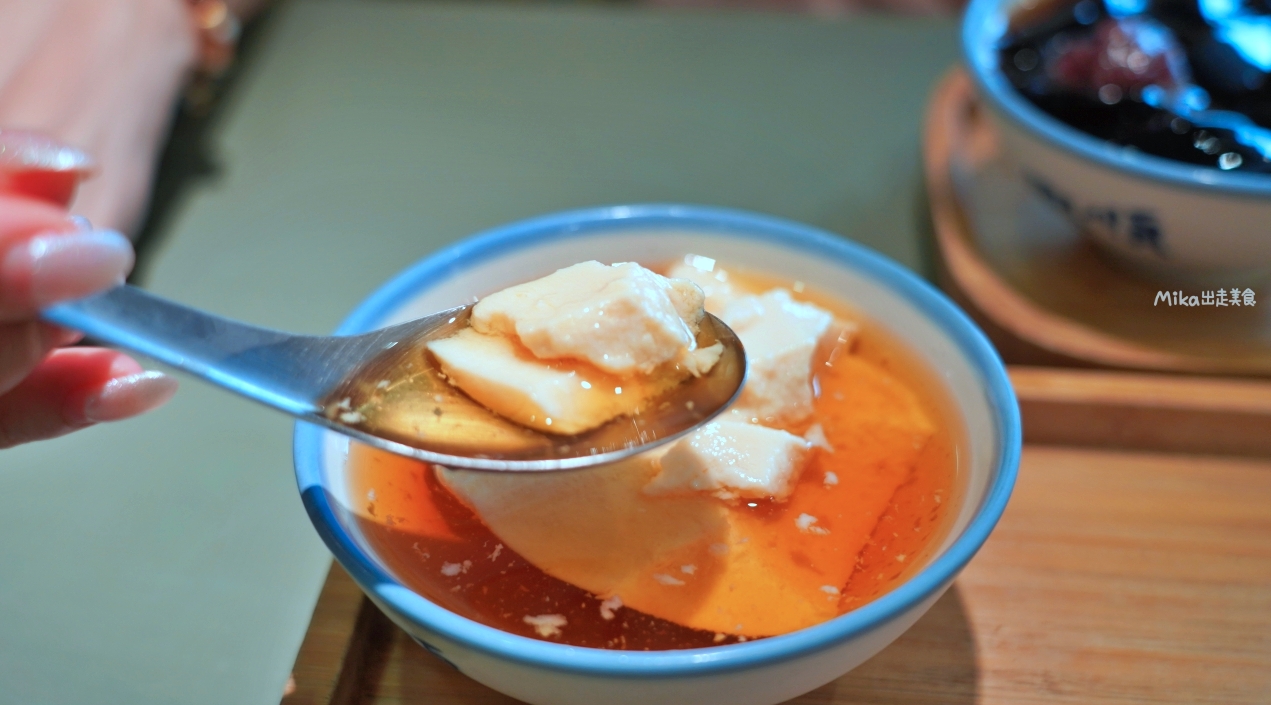 【宜蘭】冬山 飛魚食染-鹽滷豆花專賣店｜在地人氣 日式文青豆花店，傳統鹽滷豆花搭配日式擺盤，既美觀也美味。