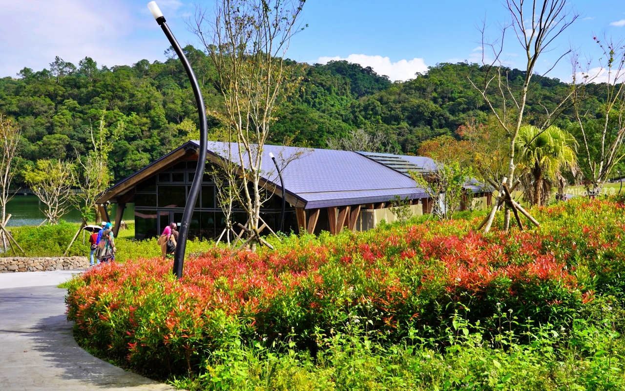 【宜蘭】 礁溪 Herbelle Tea 湖畔茶屋｜宜蘭龍潭湖畔旁，給自己一壺茶的時間，讓湖景綠意療癒你的身心靈。