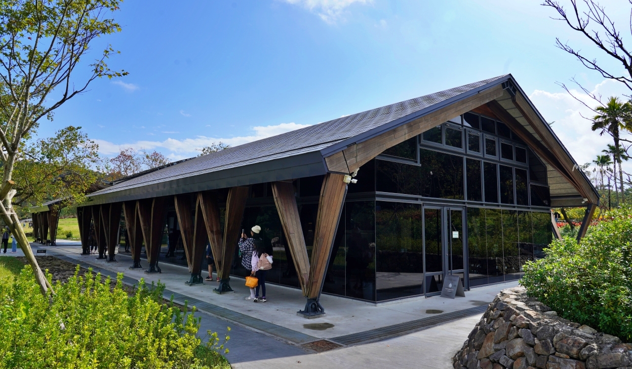 【宜蘭】 礁溪 Herbelle Tea 湖畔茶屋｜宜蘭龍潭湖畔旁，給自己一壺茶的時間，讓湖景綠意療癒你的身心靈。