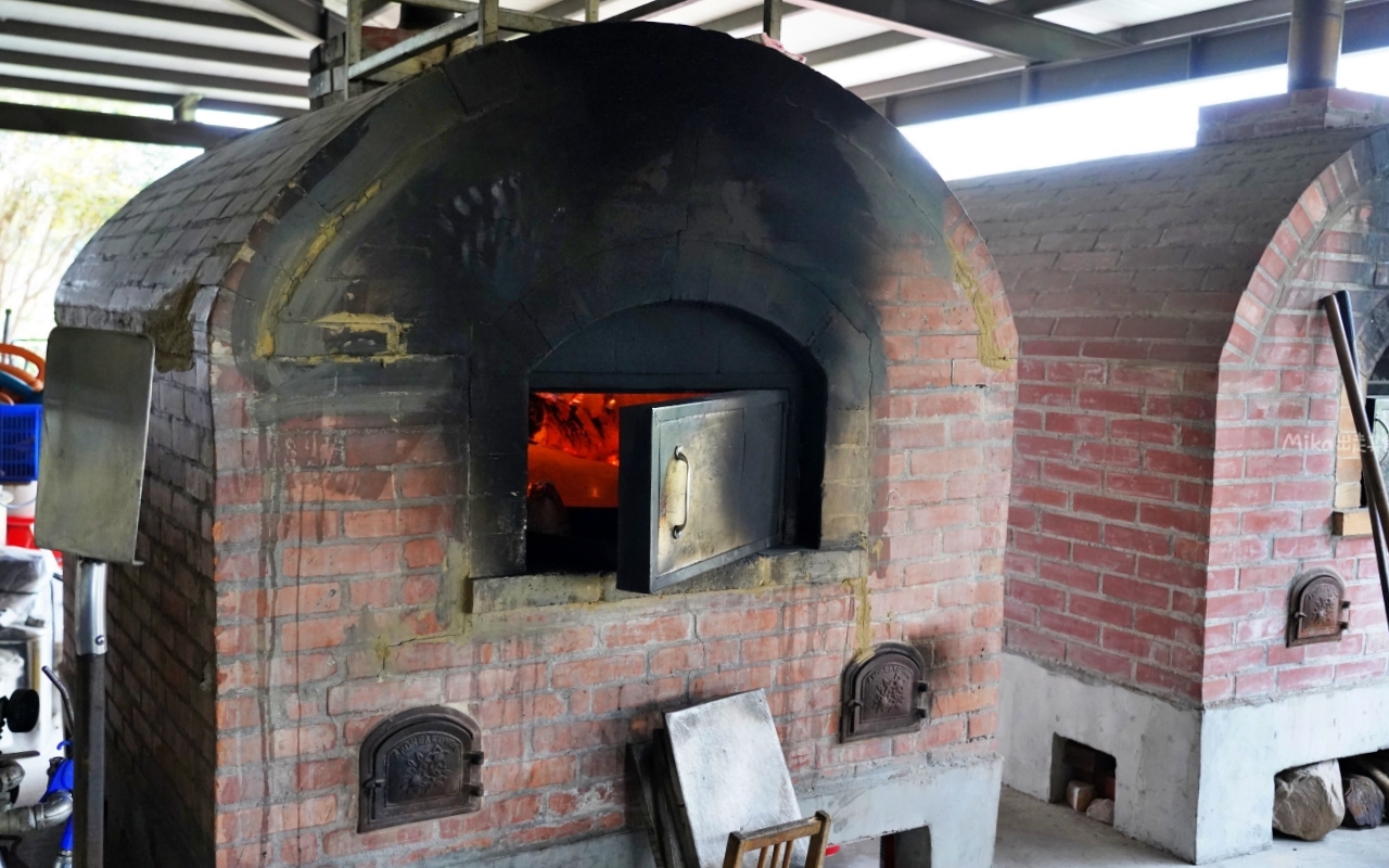 【宜蘭】員山 鄉村風味｜鄉間田園裡的窯烤披薩，脆皮香酥窯烤德國豬腳也很推薦。