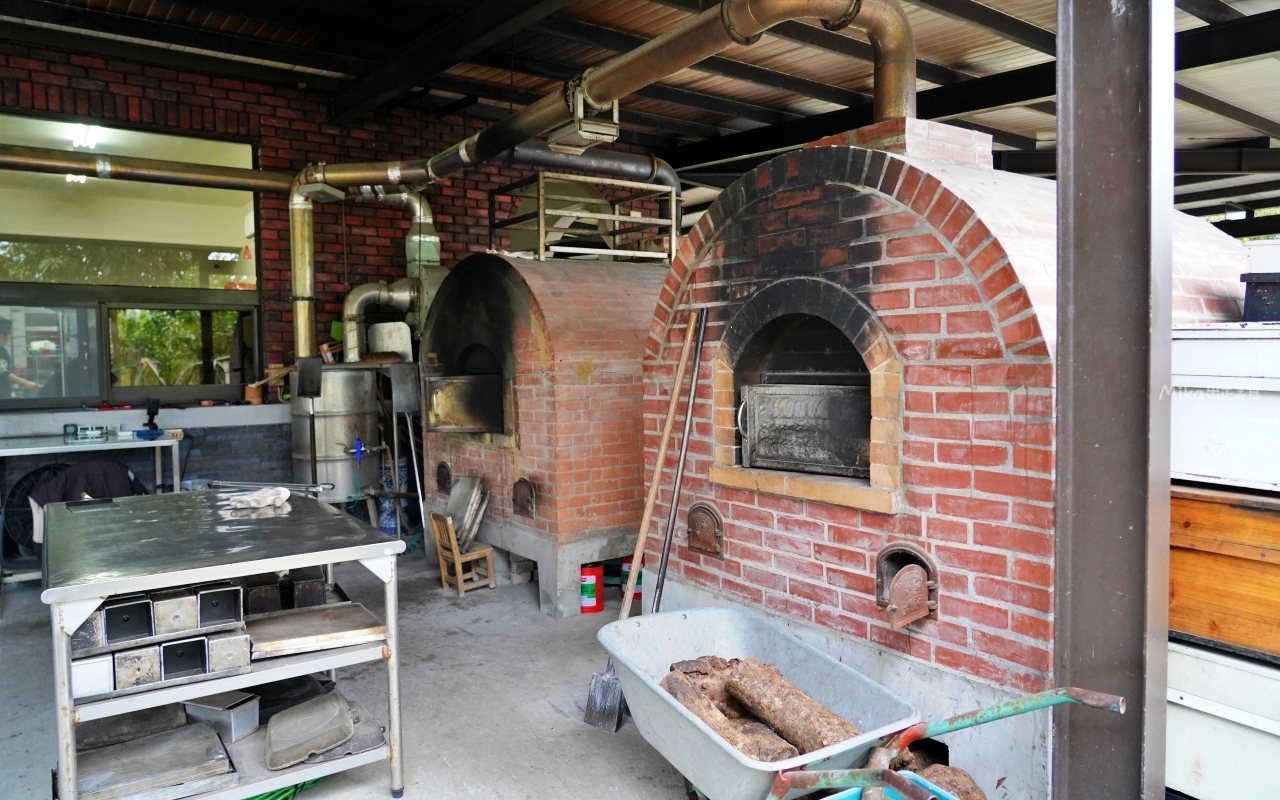 【宜蘭】員山 鄉村風味｜鄉間田園裡的窯烤披薩，脆皮香酥窯烤德國豬腳也很推薦。