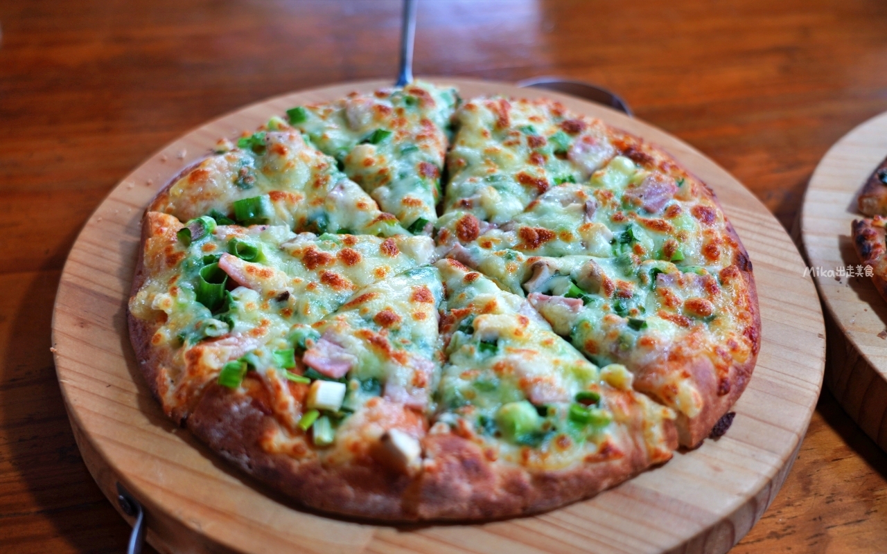 【宜蘭】員山 鄉村風味｜鄉間田園裡的窯烤披薩，脆皮香酥窯烤德國豬腳也很推薦。