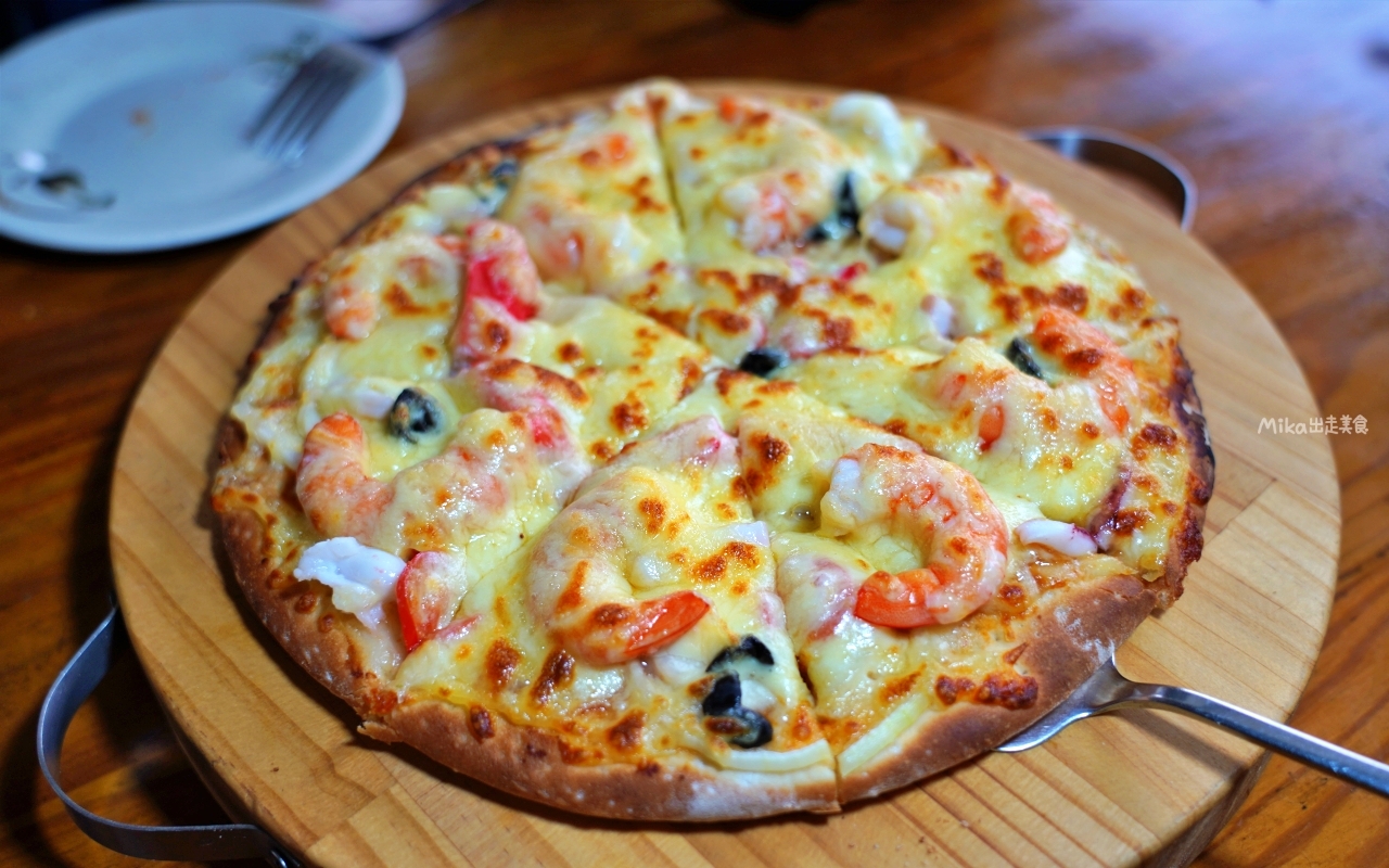 【宜蘭】員山 鄉村風味｜鄉間田園裡的窯烤披薩，脆皮香酥窯烤德國豬腳也很推薦。