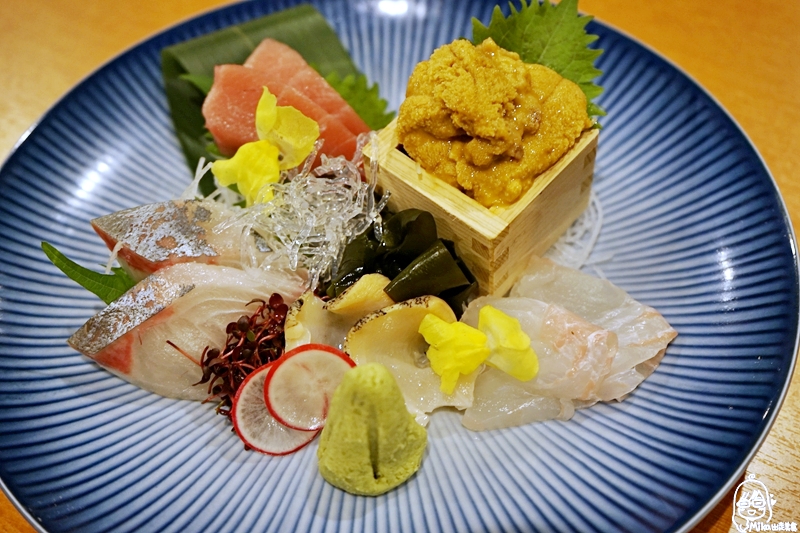 『日本。北海道』 函館美食推薦 烏賊清（いか清）大門店｜位於函館這個烏賊產地的烏賊清 在地最知名。食べログ有3.58顆星，直接跟漁港進貨的堅持與活用食材創意呈現的平價在地知名老字號海鮮餐廳。