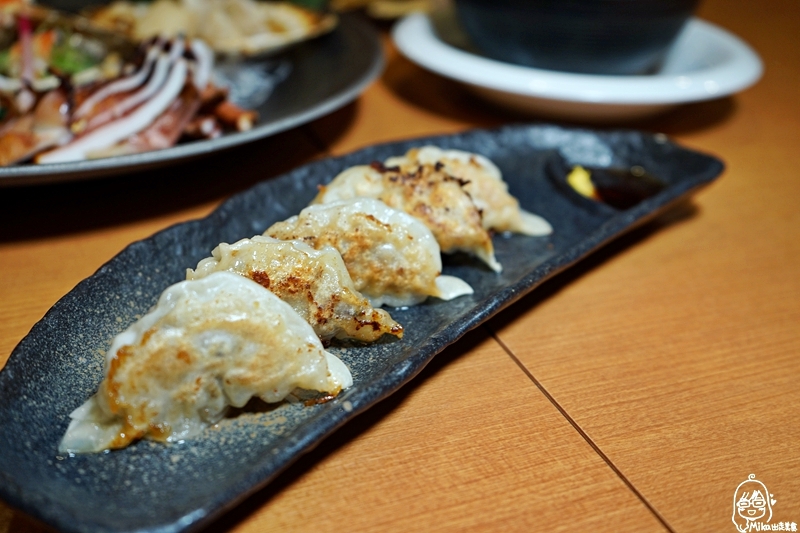 『日本。北海道』 函館美食推薦 烏賊清（いか清）大門店｜位於函館這個烏賊產地的烏賊清 在地最知名。食べログ有3.58顆星，直接跟漁港進貨的堅持與活用食材創意呈現的平價在地知名老字號海鮮餐廳。