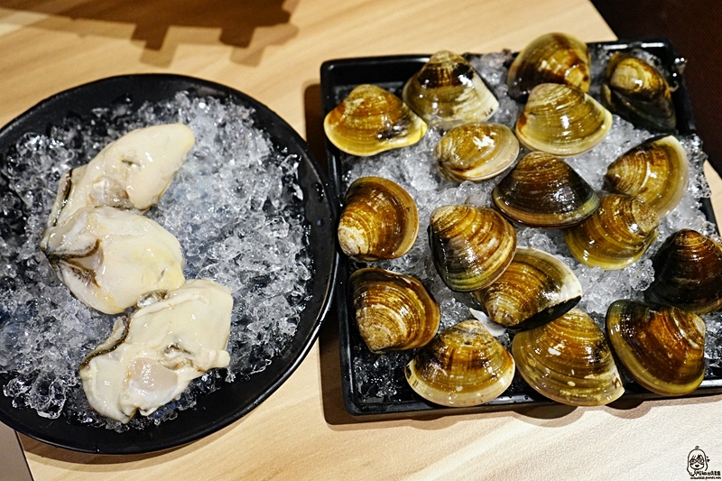 『新竹。美食』 大魔大滿足鍋物（新竹遠百店）｜大遠百旁猛鍋來襲  超大份量A5和牛火鍋、龍蝦干貝海鮮大船駛進火鍋入湯底  號稱全台最強肉品火鍋來新竹了！