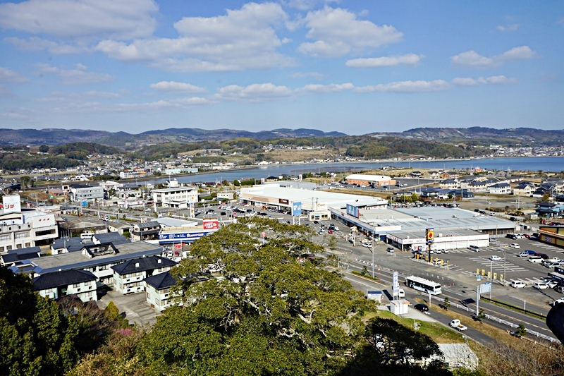 【日本】大分 杵築城下町散策 懶人包 ｜來全日本最小的城 體驗穿和服穿越時代散策之旅，推薦必逛必吃還有租借和服資訊懶人包。