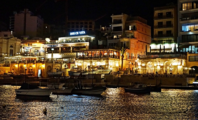 『歐洲。地中海』 馬爾他 貝露塔灣 (Balluta Bay)夜景＆在地特色 兔肉料理｜馬爾他城鎮聖朱利安 (St. Julian’s)必去景點  獨特地形的美麗海灣，還有面海教堂 新哥德式風格 迦密山聖母教堂 (Our Lady of Mount Carmel) ｜2019/0313-0318 歐洲馬爾他六天五夜之旅