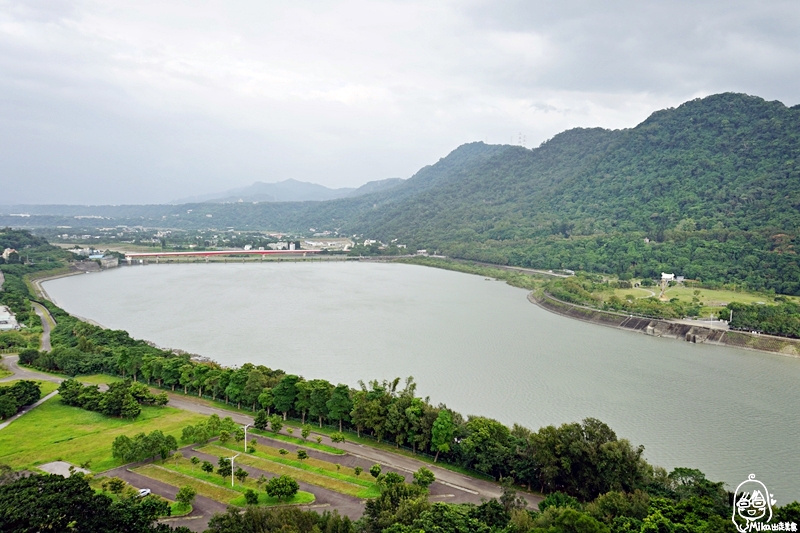 【桃園】龍潭石門水庫  福華渡假飯店｜平價湖景房，石門水庫四季絕色 盡入眼簾，還有超威半露天山景室外游泳池。