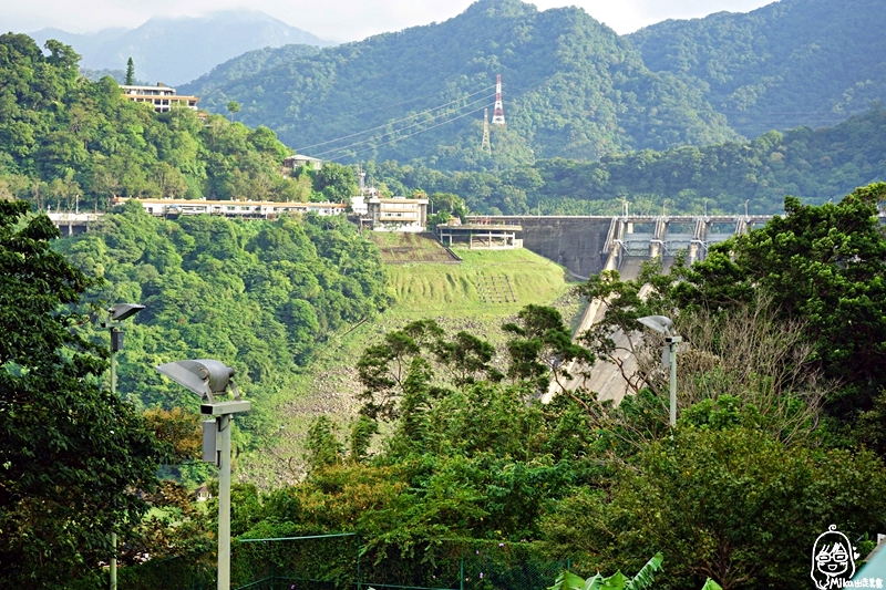 【桃園】龍潭石門水庫  福華渡假飯店｜平價湖景房，石門水庫四季絕色 盡入眼簾，還有超威半露天山景室外游泳池。