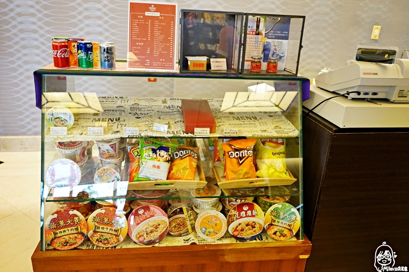 【桃園】龍潭石門水庫  福華渡假飯店｜平價湖景房，石門水庫四季絕色 盡入眼簾，還有超威半露天山景室外游泳池。