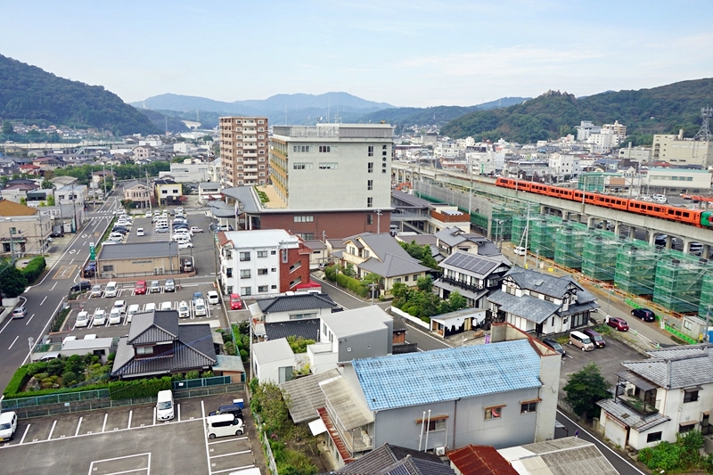 『日本。北九州』 佐賀武雄中央酒店 (Central Hotel Takeo)｜JR武雄溫泉站走路不到5分鐘，平價商旅 舒適好停車 交通便利｜2018年10/14-10/18北九州佐賀自駕耍廢偽少女五天四夜之旅