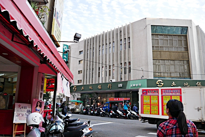 『台中。大甲』 台南烙餅｜在地人才知道的隱藏版乾煎烙餅 純手工製作 獨創口味 陪伴大甲人二十幾年的餡多飽滿傳統烙餅 。