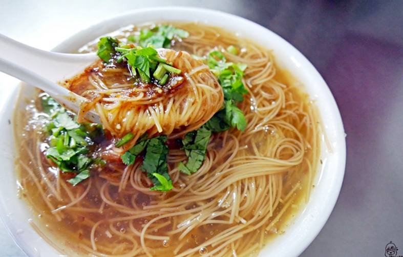 『台中。大甲』 土銀周邊推薦早餐 肉粽塗 蚵仔麵線 香菇瘦肉粥｜軟香入味油飯、肉粽還有清淡爽口蚵仔麵線與香菇瘦肉粥 早餐吃這個 營養滿分。