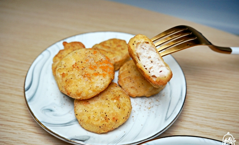 【桃園】 綠野農莊體驗館(超秦集團)｜氣炸鍋料理界的網紅鹹酥雞必買！世大運爆紅鹹酥雞  7-11團購一包難求 乾脆來綠野農莊體驗館直接買業務包最超值過癮。