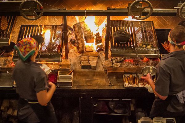 『台中。西區』FORE restaurant原木燒烤創意無國界料理-採用鄉村炭火烹調手法、原味煙燻層次口感呈現，只想用食物的本質分享快樂。商業午餐質感優、份量足，大推薦。 @Mika出走美食日誌